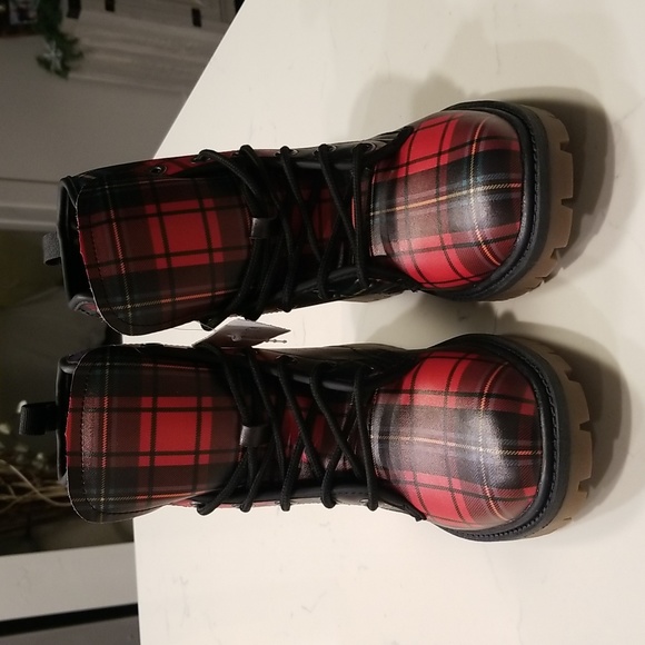 NWT BEAUTIFUL BOOTS - Picture 5 of 8